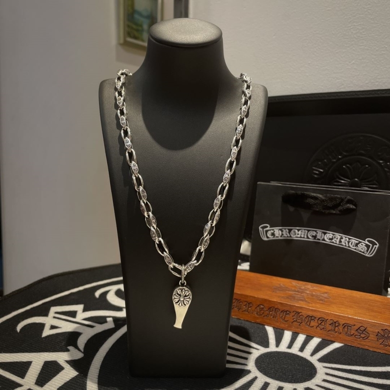 Ch**me He**ts necklaces